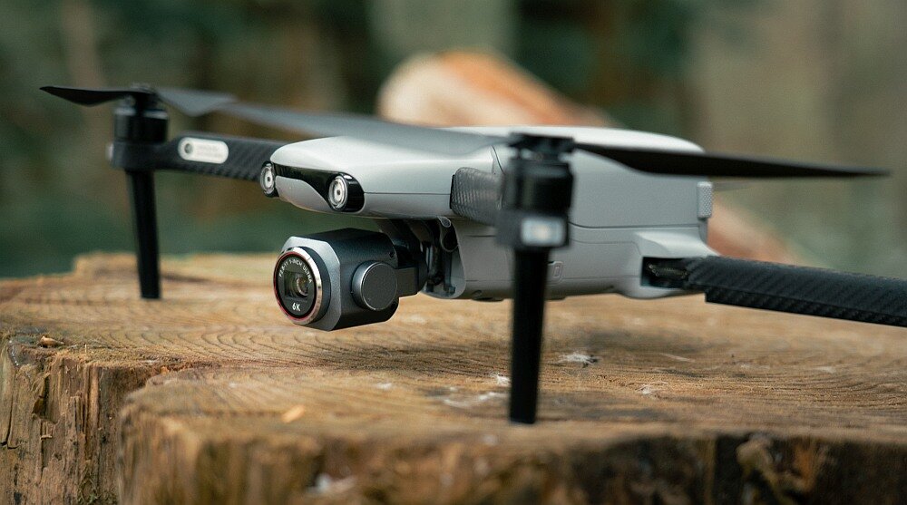 Dron AUTEL ROBOTICS Evo Lite+ bateria lot sterowanie akrobacje czas lotu zasięg funkcje lądowanie kamera rozdzielczość filmy zdjęcia nagrywanie jakość ładowanie aplikacja przesył pilot śmigła stabilizacja fotografia waga wymiary konstrukcja obudowa korpus ramiona silnik