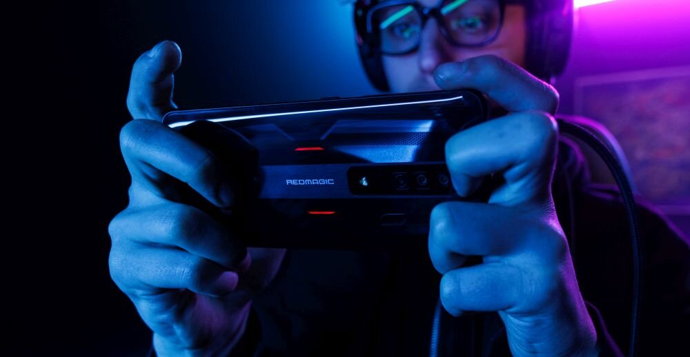 Smartfon NUBIA Red Magic 7  ekran bateria aparat procesor ram pamięć pojemność rozdzielczość zdjęcia filmy opis dane cechy blokady system łączność wifi bluetooth obudowa szkło odporność porty muzyka transfer sieć przekątna matryca waga czujniki