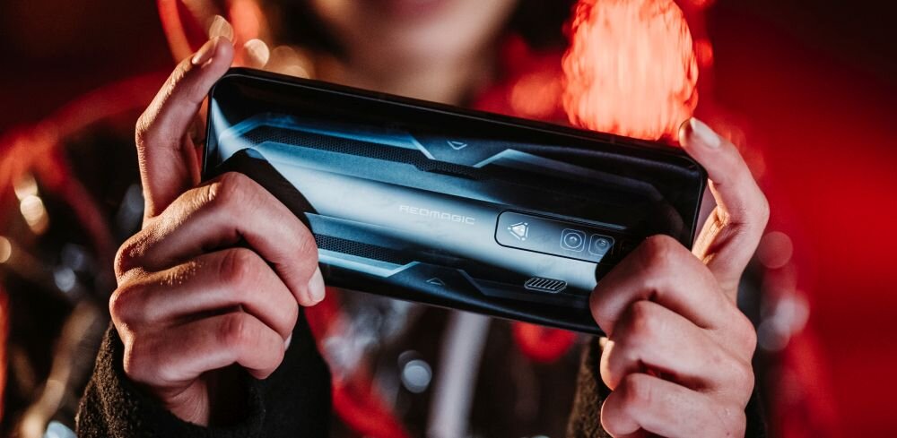 Smartfon NUBIA Red Magic 7 ekran bateria aparat procesor ram pamięć pojemność rozdzielczość zdjęcia filmy opis dane cechy blokady system łączność wifi bluetooth obudowa szkło odporność porty muzyka transfer sieć przekątna matryca waga czujniki