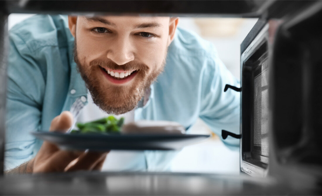 Kuchenka mikrofalowa SHARP YC-PS204AE-S rozmrazanie podgrzewanie gotowanie latwo szybko