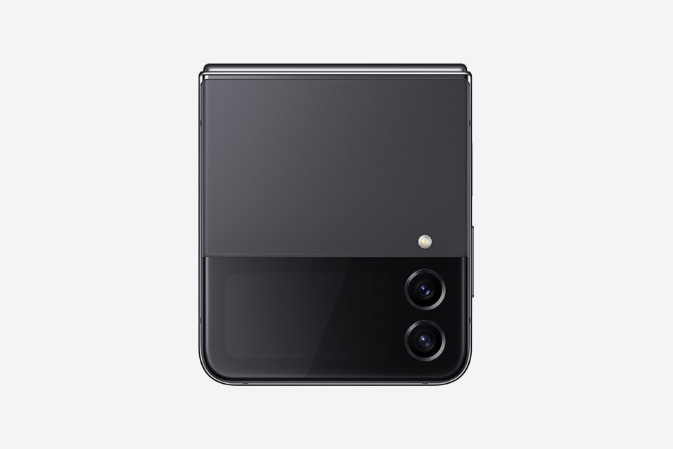 Samsung Galaxy Z Flip4 w wersji grafitowej Samsung Galaxy Z Flip4 w wersji grafitowej