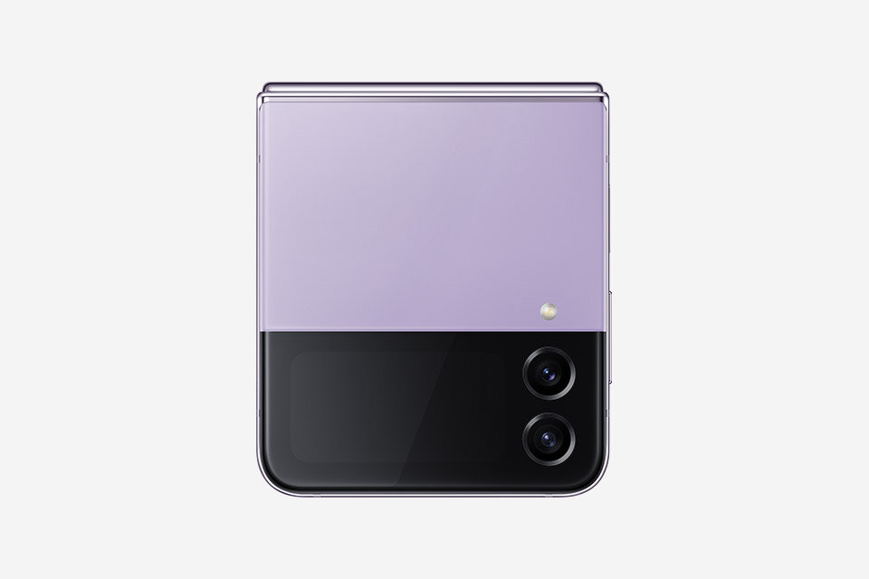 Samsung Galaxy Z Flip4 w wersji fioletowej Samsung Galaxy Z Flip4 w wersji fioletowej