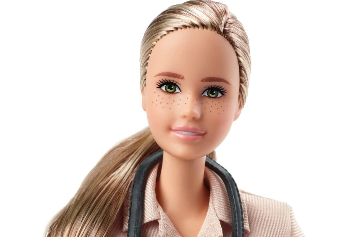 Lalka Barbie Inspiring Women Jane Goodall HCB82 Jane Goodall lalka kolekcjonerska