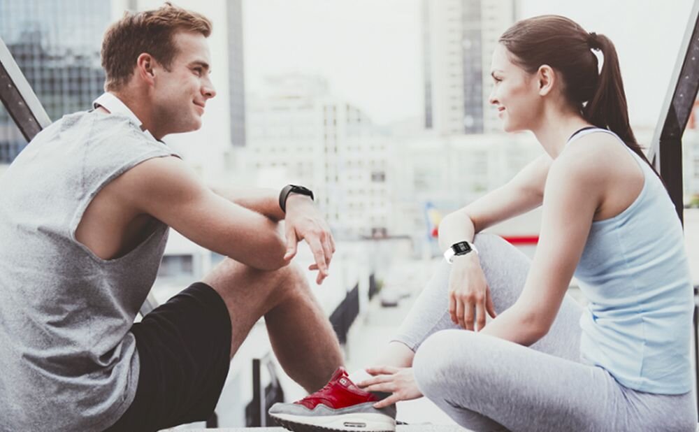 Smartwatch AIWA SW-100  ekran bateria czujniki zdrowie sport pasek ładowanie pojemność rozdzielczość łączność sterowanie krew puls rozmowy smartfon aplikacja 