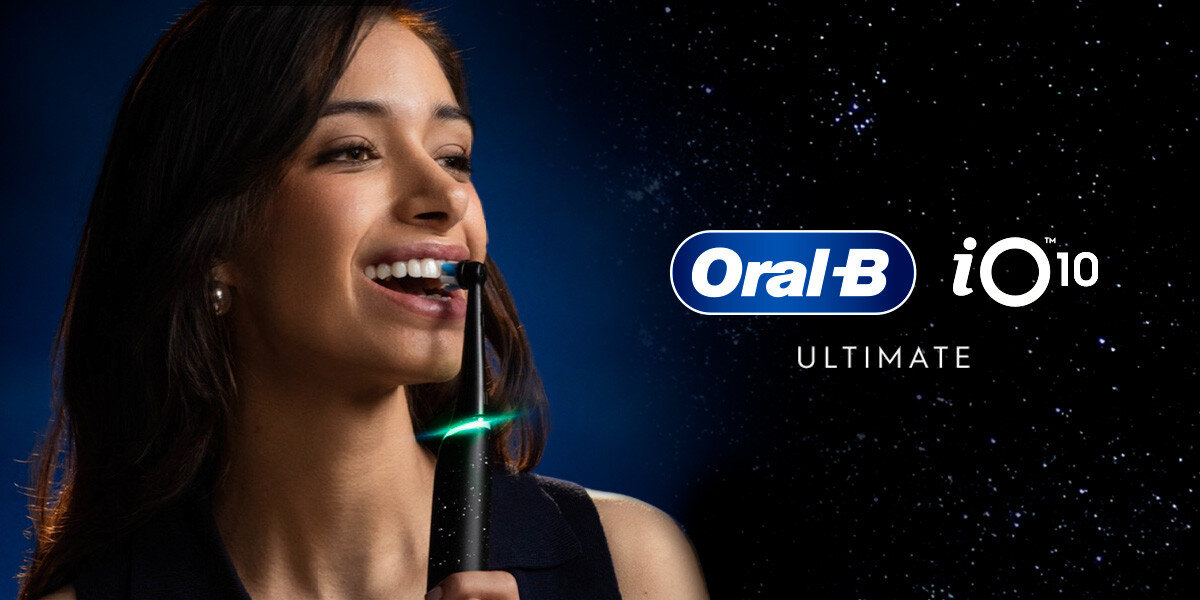 Szczoteczka magnetyczna ORAL-B iO 10 Czarny zdjęcie lifestyle Inteligentne szczotkowanie