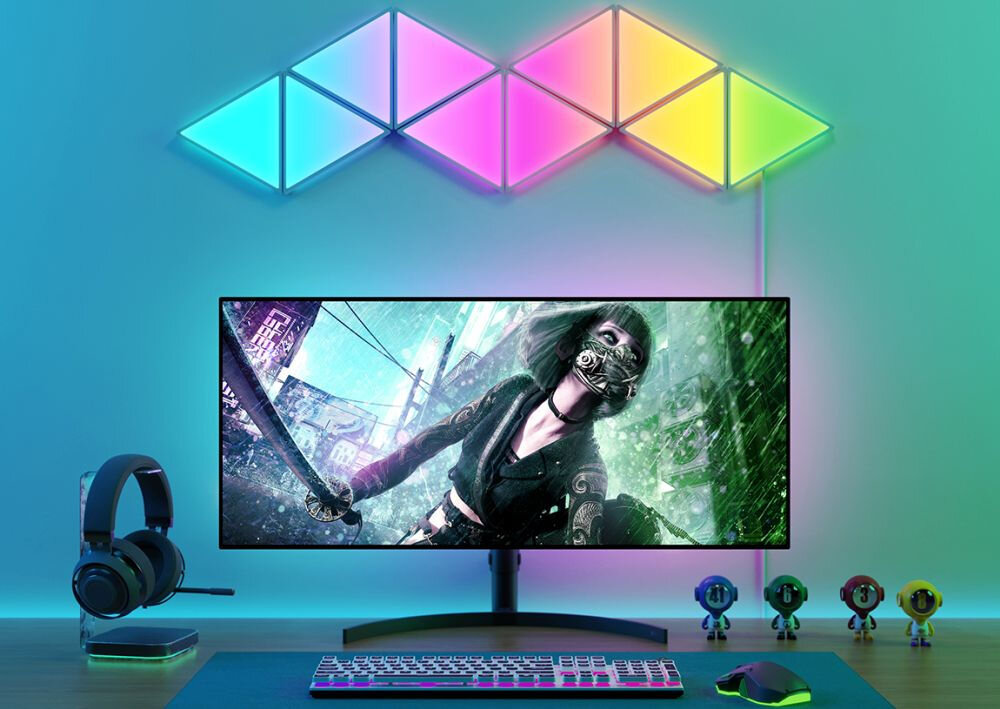 Panel świetlny GOVEE H6067 Glide Tri-angle Wi-Fi panele na ścianie w pokoju nad monitorem Trójkątne panele świetlne z przezroczystą obudową dającą efekt szerokiej poświaty