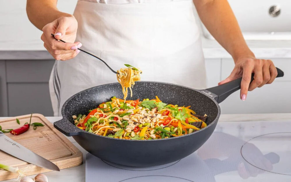 Patelnia wok ZWIEGER Black Stone 32 cm efektywne gotowanie