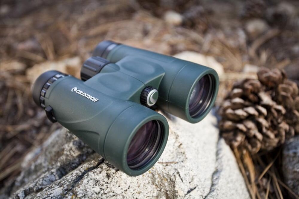 Lornetka CELESTRON Nature Dx 10x42 ED Roof optyka waga konstrukcja ogniskowa zoom przybliżenie dioptria muszle oczne obiektywy soczewki pryzmat powłoka gwint okulary obserwacja przyroda sport powiększenie 