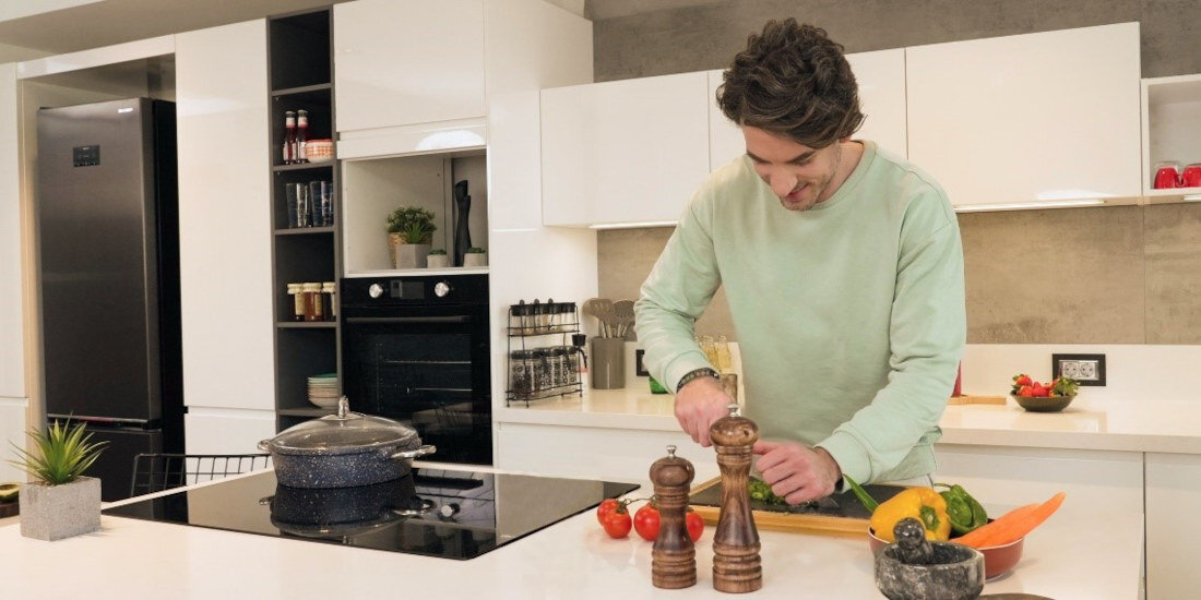 Plyta indukcyjna SHARP KH-9I39CS00 kolor kolorystyka latwe czyszczenie