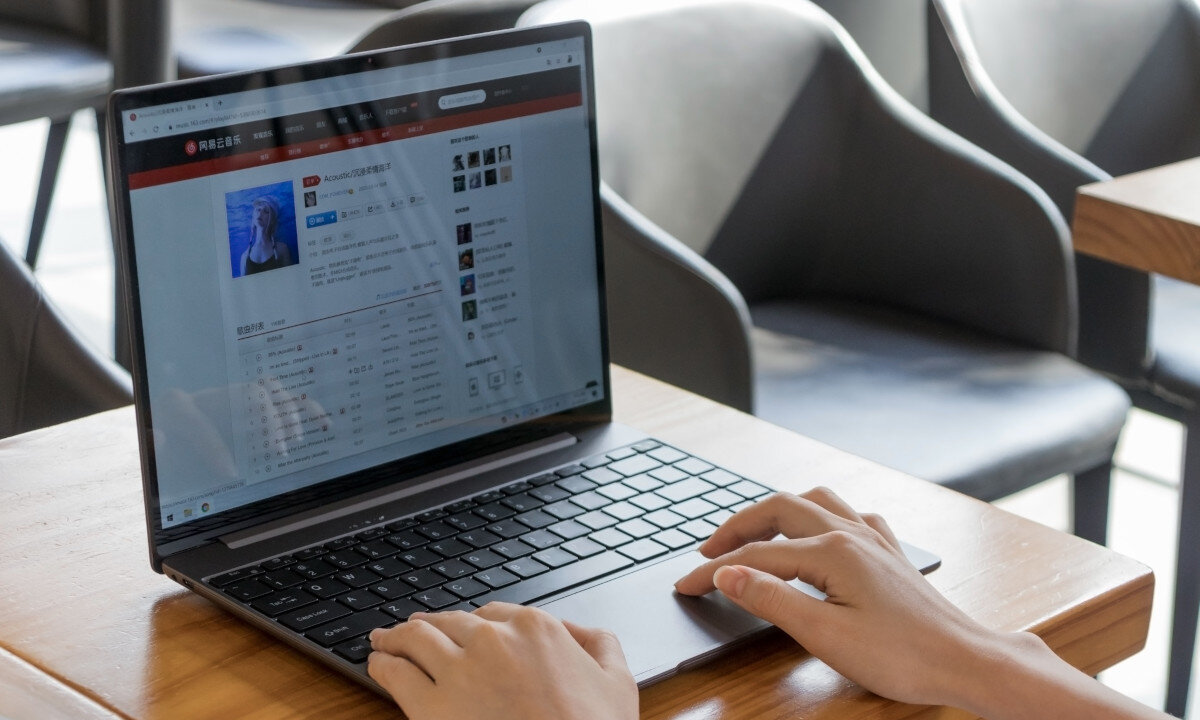 Laptop CHUWI CoreBook X pojemna pamiec