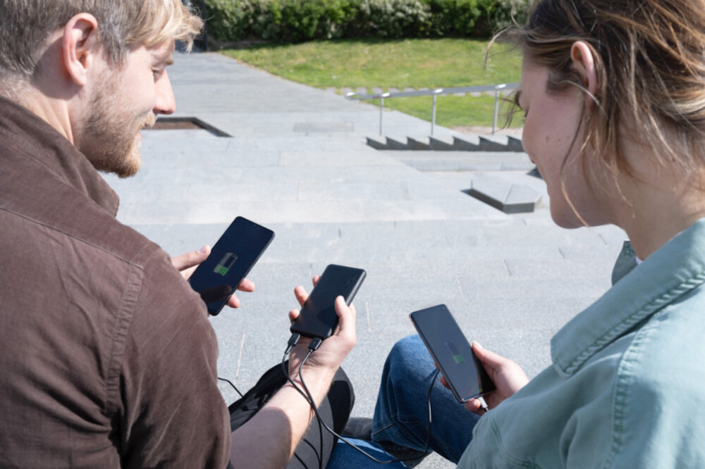 Powerbank TRUST Primo 20000 mAh Eco Czarny trzy możliwości ładowania porty usb-a port usb-c
