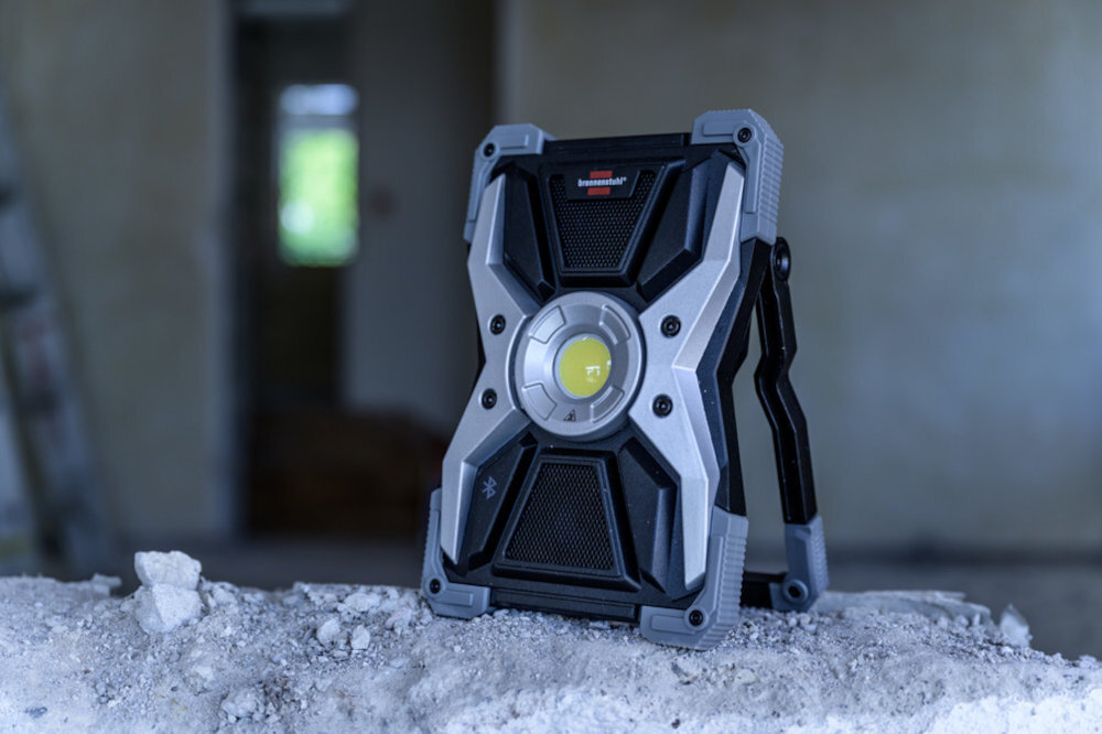 Lampa warsztatowa BRENNENSTUHL ochrona przed czynnikami zewnetrznymi