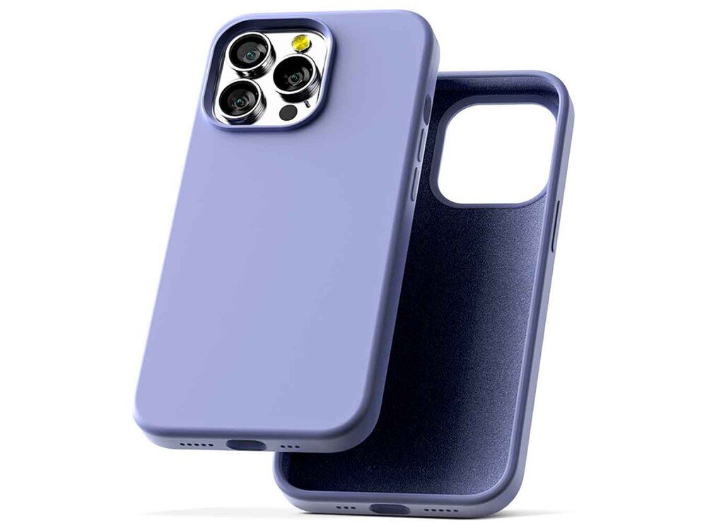 Na obrazie widoczne jest lawendowe etui silikonowe do telefonu z trzema wycięciami na aparaty fotograficzne. Etui ma gładką powierzchnię i otwory na przyciski oraz porty.
