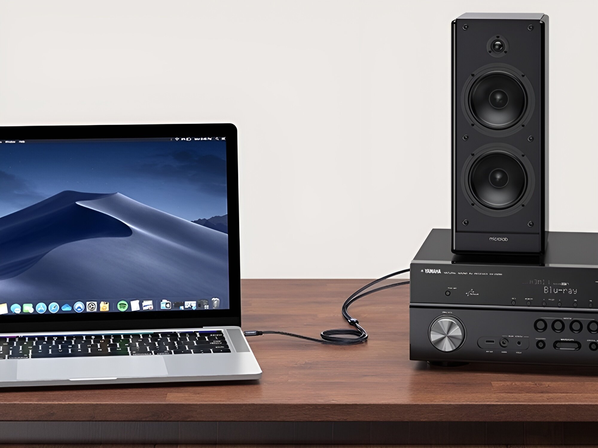 Kabel USAMS US-SJ539 Jack 3.5 - 6.5 mm
            kabel podpięty do laptopa i wzmacniacza przewód audio złącze jack