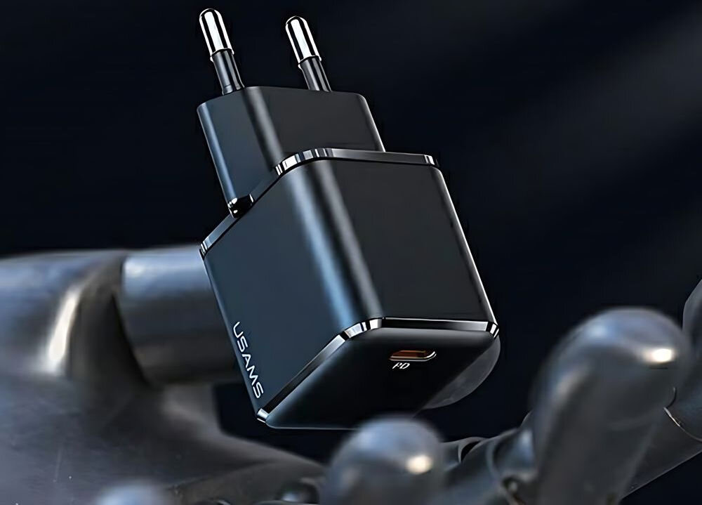 Ładowarka sieciowa USAMS T45 30W Biały + kabel USB-C - Lightning
ładowarka lewitująca na metalicznej dłoni na ciemnym tle
oszczędność rozmiar 35,7 × 33,1 × 31 mm waga 48,8 g transport przechowywanie Power Delivery 3.0 moc do 30W