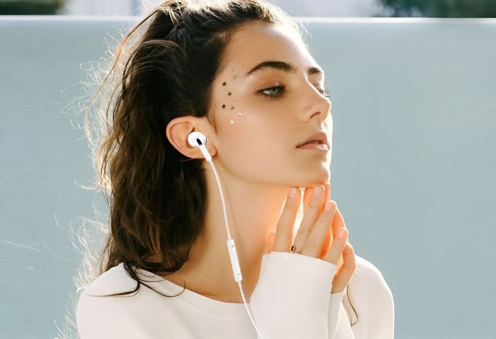 Słuchawki dokanałowe USAMS EP-41 design komfort lekkość dźwięk jakość wrażenia słuchowe ergonomia lekkość sport aktywność podróże czas pracy działanie akumulator