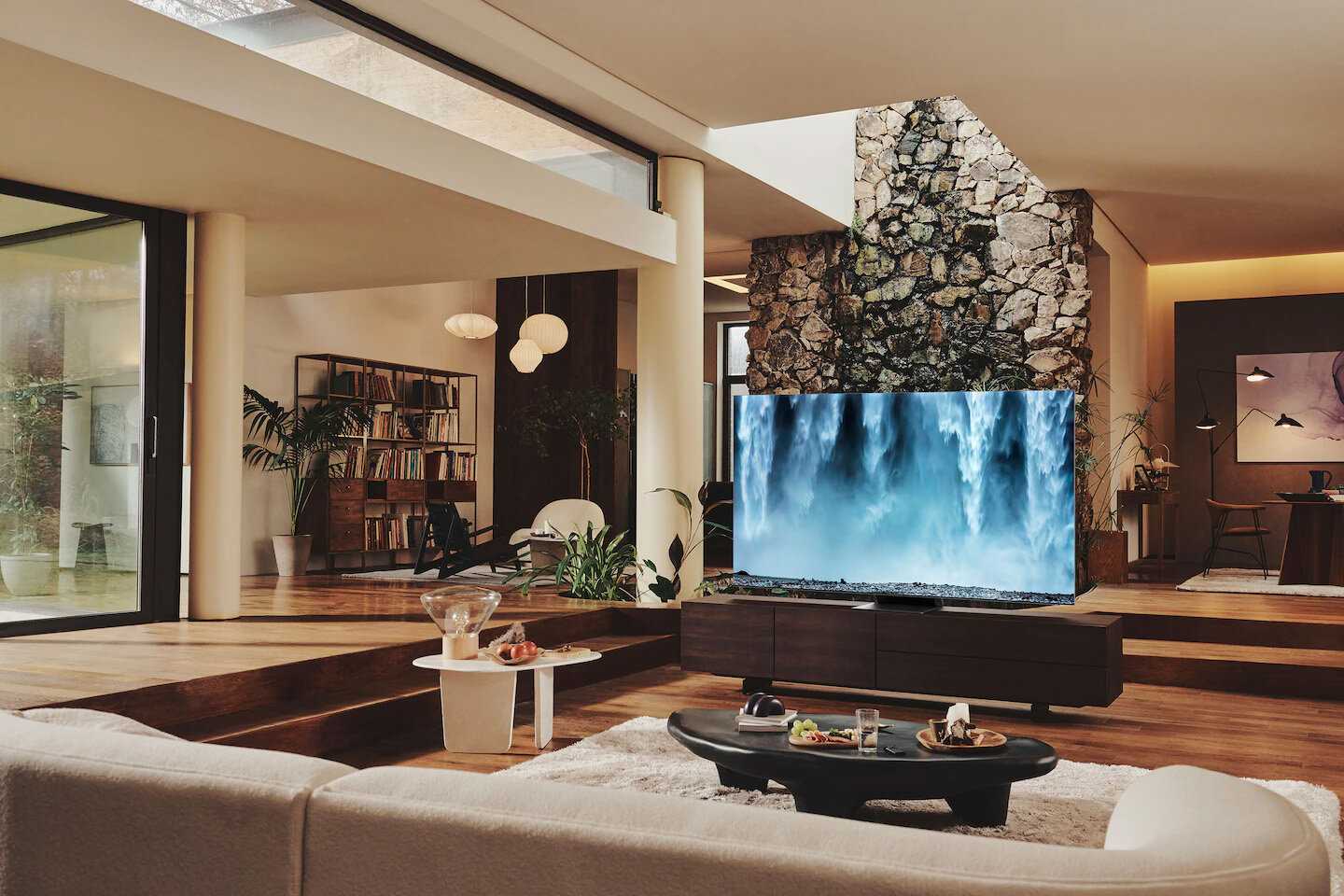 phpxqykfa pl-feature-qled-qn700b-532777092 Innowacyjne technologie dla porywających wrażeń. QN700BTXXH