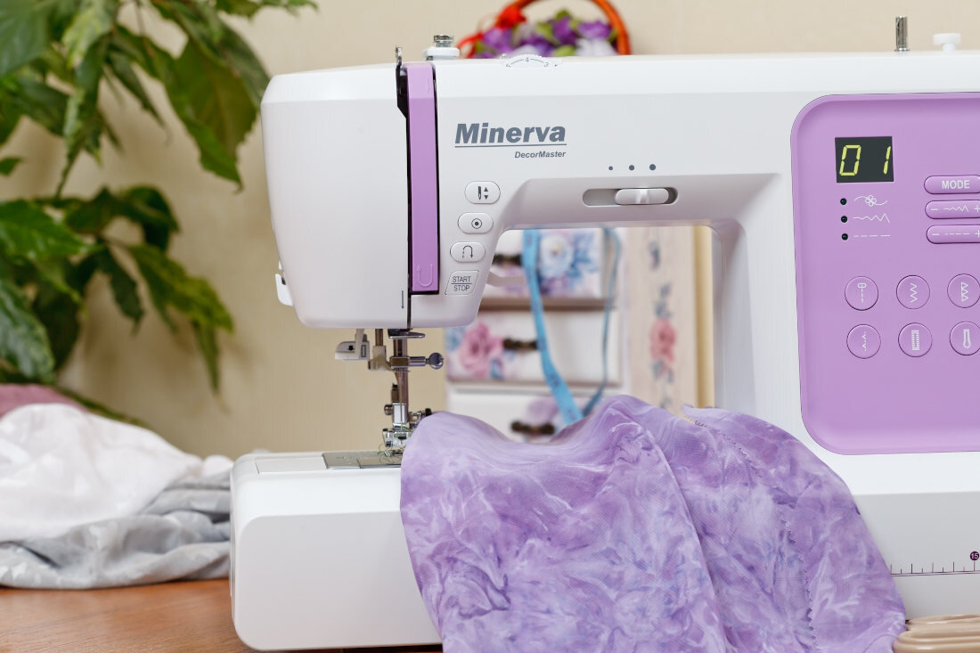 Maszyna do szycia MINERVA DecorMaster prosta obsluga moc 70 W szybko cicha praca