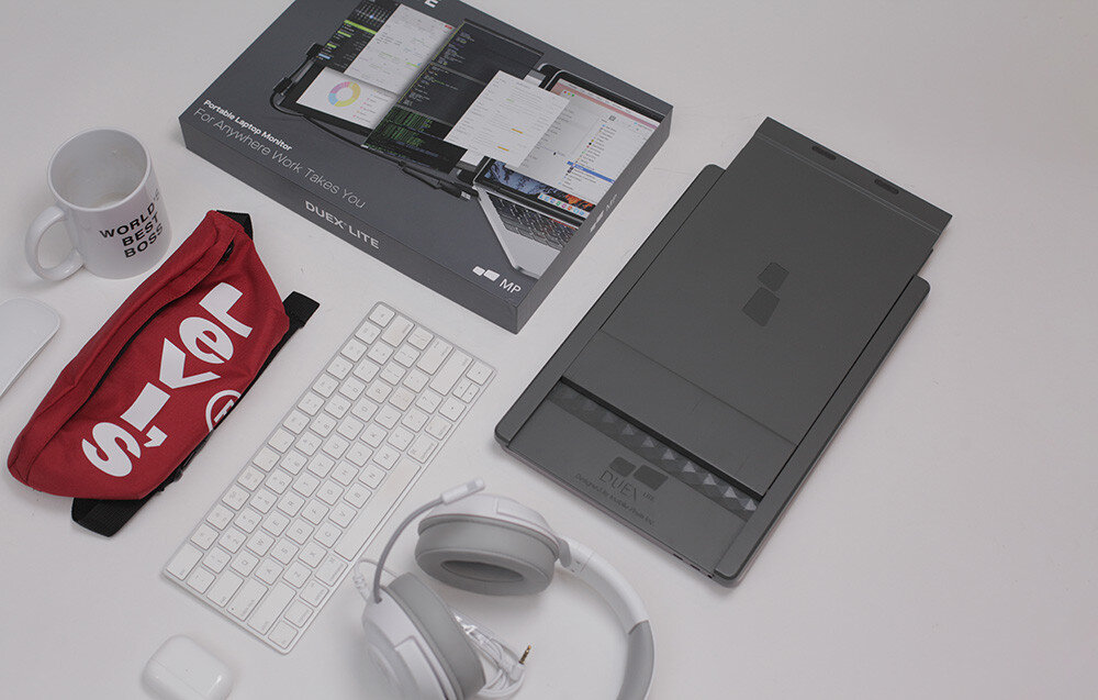 Monitor MOBILE PIXELS Duex Lite Deep Grey konstrukcja waga lekkość przekątna składanie montaż