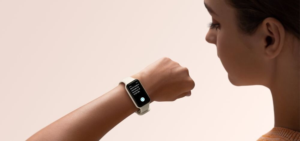 Smartband AMAZFIT Band 7 ekran bateria czujniki zdrowie sport pasek ładowanie pojemność rozdzielczość łączność sterowanie krew puls rozmowy smartfon aplikacja