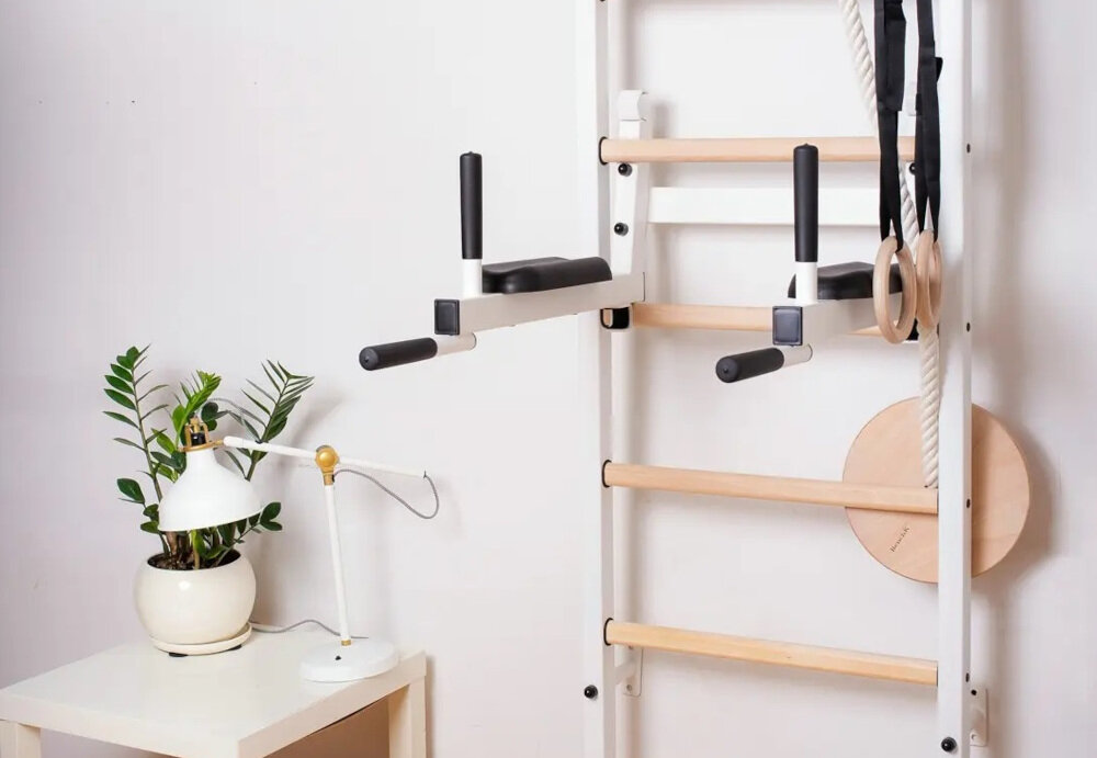 Drabinka gimnastyczna BENCHK 413 + Drążek - Poręcz – Akcesoria porecz do cwiczen rozwoj sily wytrzymalosc gibkosc dla profesjonalistow dla entuzjastw fitness miekkie podlokietniki 4 drazki material antyposlizgowy