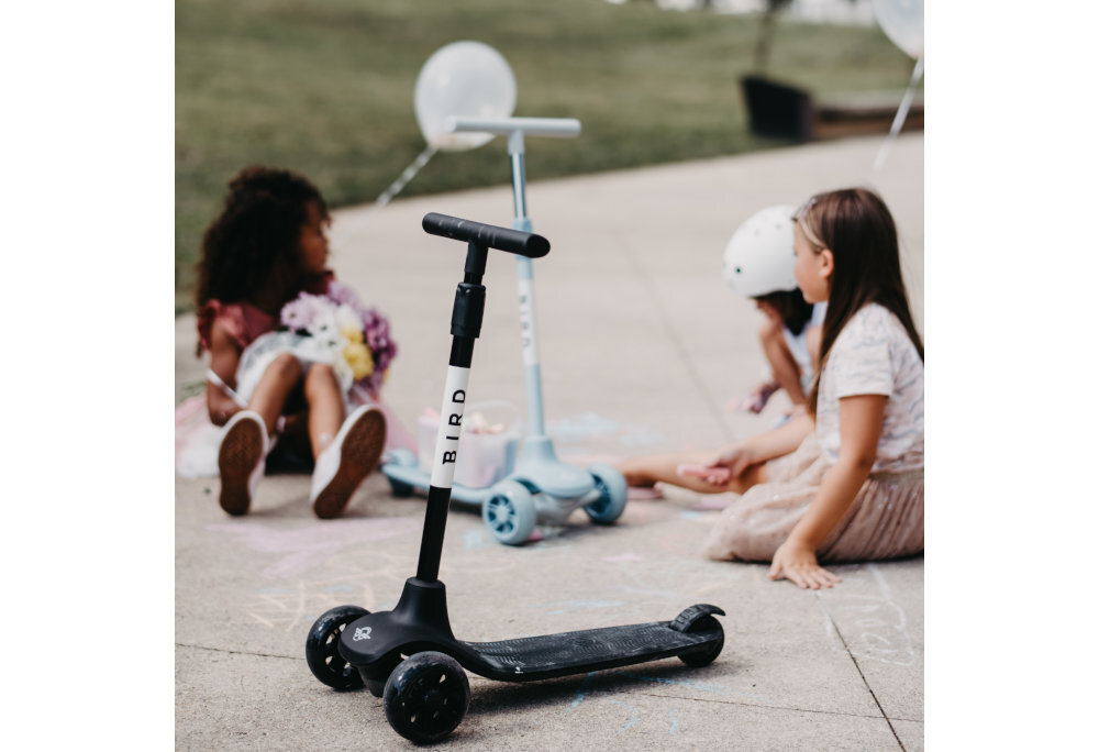 HULAJNOGA 3-KOŁOWA BIRDIE GLOW doprecyzowana konstrukcja