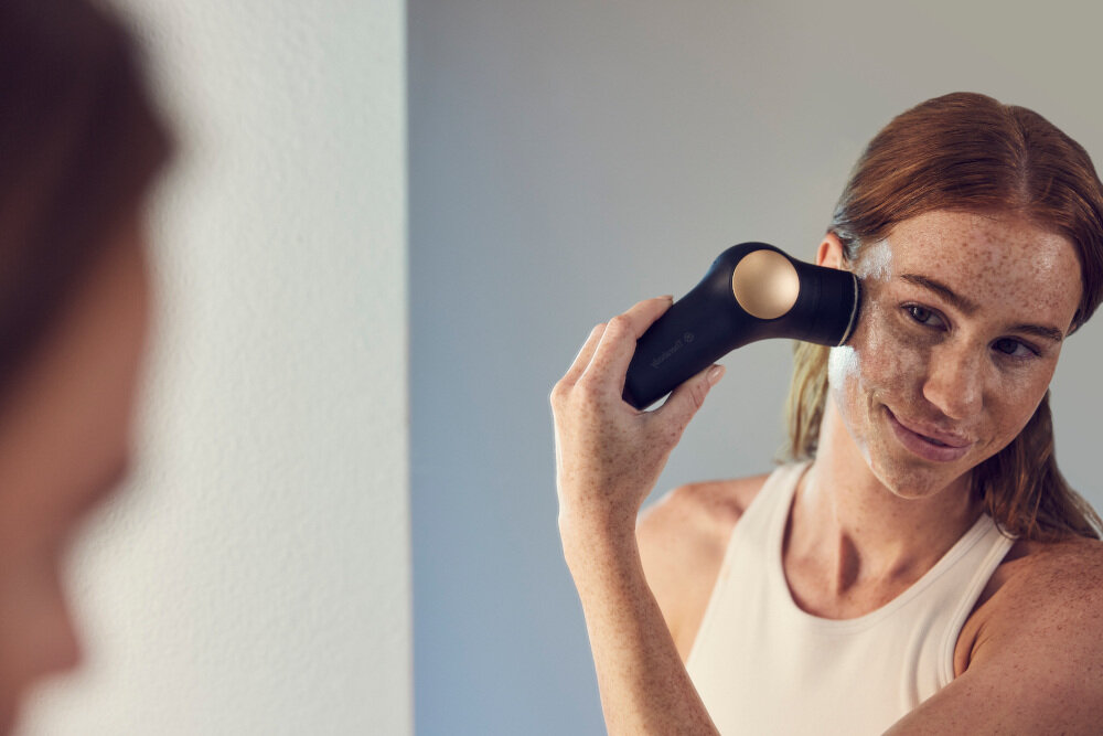 Urządzenie do pielęgnacji twarzy THERABODY TheraFace Pro TF02226-01 cechy zastosowanie