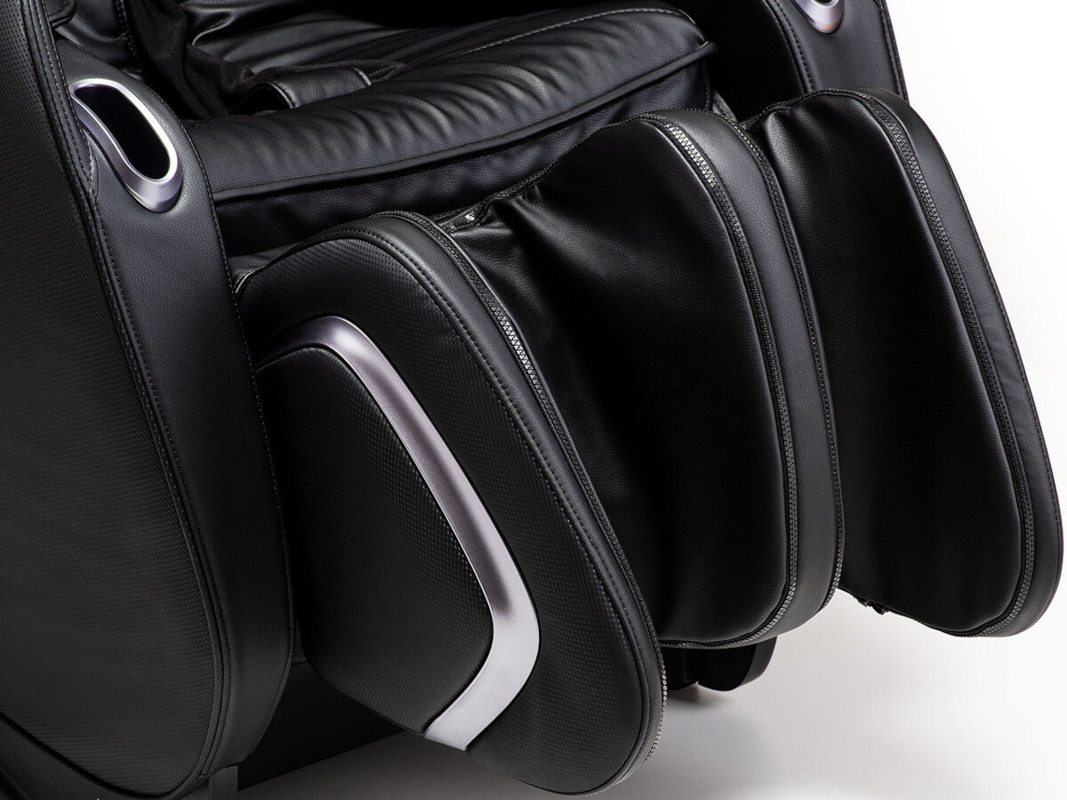 System poduszek powietrznych otulający łydki przyjemnym dotykiem, wytrwale i skutecznie pobudzi krążenie, zdejmując napięcia zgromadzone po całym dniu na nogach lub jeszcze wcześniej na przykład podczas przerwy w pracy.