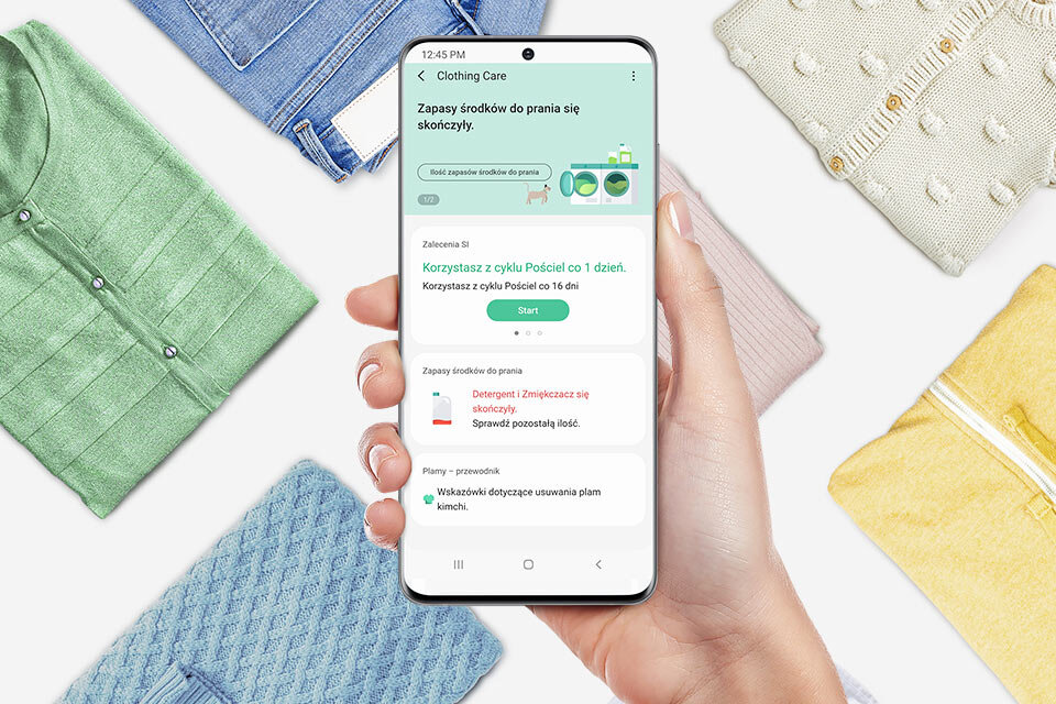 Na grafice pokazano funkcję pielęgnacji odzieży dostępną w aplikacji SmartThings
