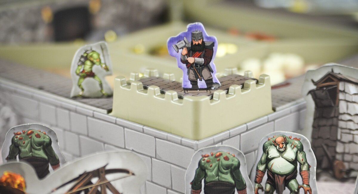 Gra planszowa LUCRUM GAMES Twierdza: Oblężenie Runedar 