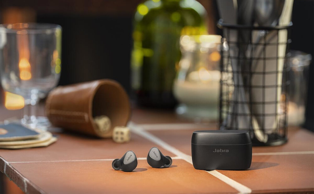 Słuchawki dokanałowe JABRA Elite 5 kodeki audio doznania muzyczne wielowymiarowość