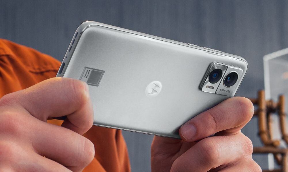 Smartfon MOTOROLA Edge 30 Neo    ekran bateria aparat procesor ram pamięć pojemność rozdzielczość zdjęcia filmy opis dane cechy blokady system łączność wifi bluetooth obudowa szkło odporność porty muzyka transfer sieć przekątna matryca waga czujniki