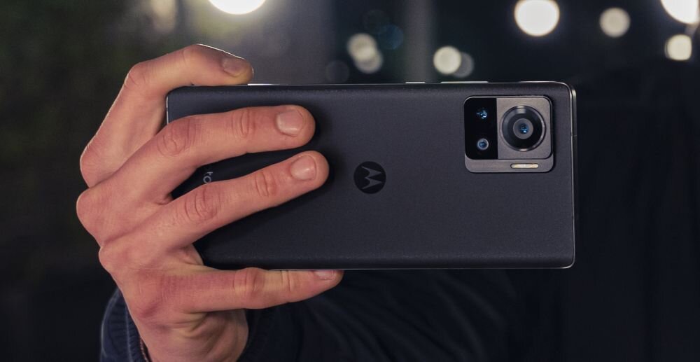 Smartfon MOTOROLA Edge 30 Ultra ekran bateria aparat procesor ram pamięć pojemność rozdzielczość zdjęcia filmy opis dane cechy blokady system łączność wifi bluetooth obudowa szkło odporność porty muzyka transfer sieć przekątna matryca waga czujniki