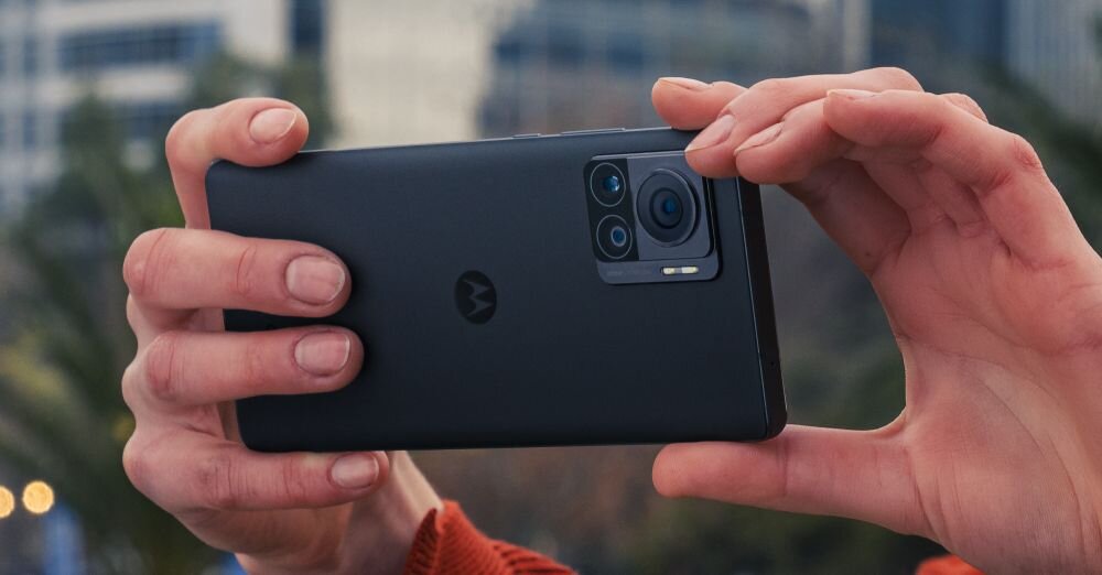 Smartfon MOTOROLA Edge 30 Ultra ekran bateria aparat procesor ram pamięć pojemność rozdzielczość zdjęcia filmy opis dane cechy blokady system łączność wifi bluetooth obudowa szkło odporność porty muzyka transfer sieć przekątna matryca waga czujniki