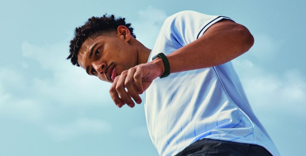 Smartband FITBIT Inspire 3 ekran bateria czujniki zdrowie sport pasek ładowanie pojemność rozdzielczość łączność sterowanie krew puls rozmowy smartfon aplikacja