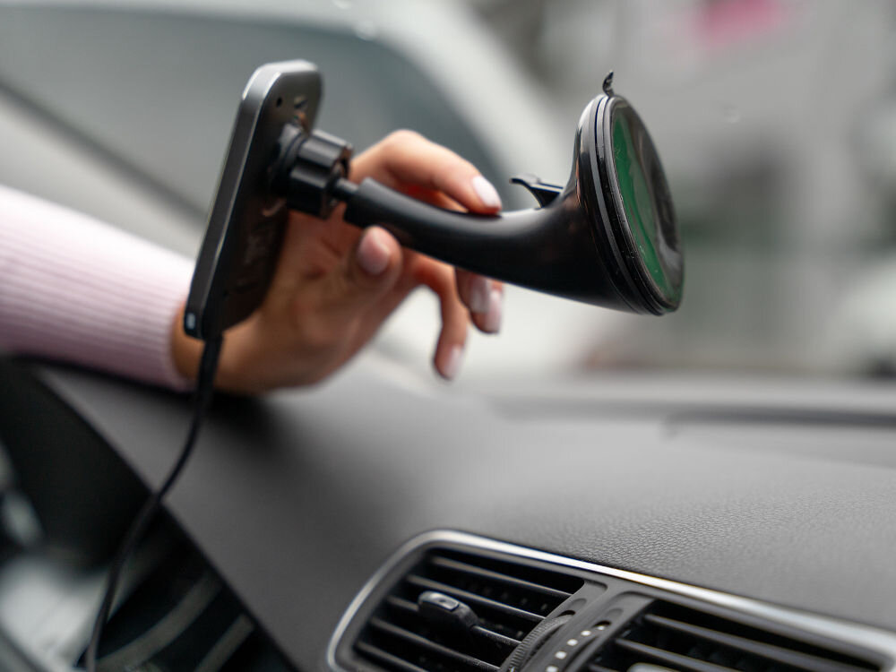 Uchwyt na telefon GÖTZE & JENSEN CH700W MagSafe Czarny mocowanie przyssawka kratka