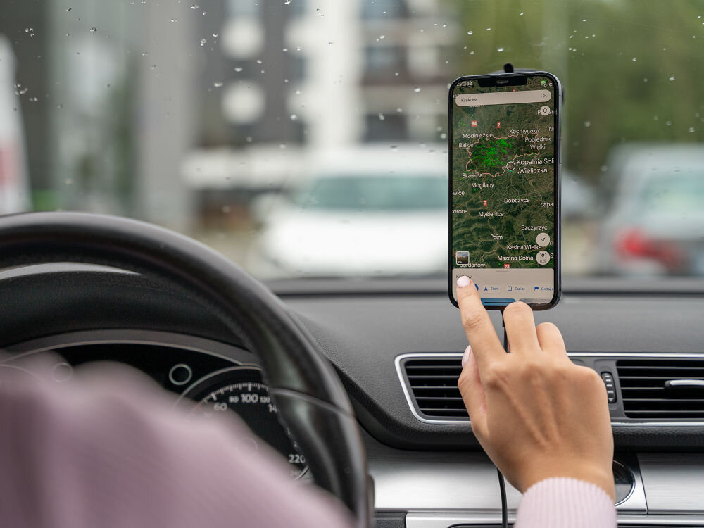 Uchwyt na telefon GÖTZE & JENSEN CH700W MagSafe Czarny obrotowy