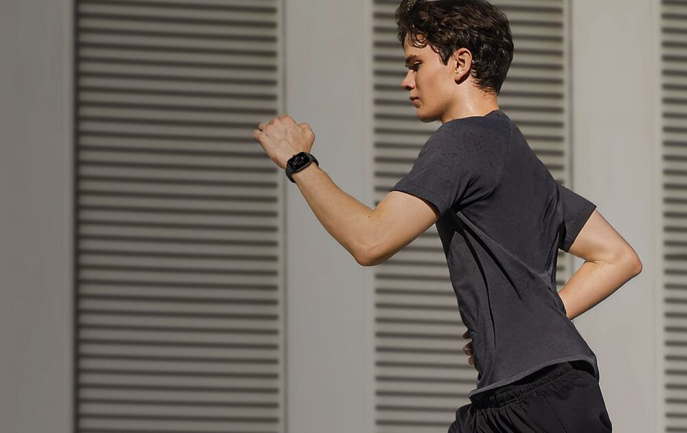 Smartwatch AMAZFIT GTS 4 ekran bateria czujniki zdrowie sport pasek ładowanie pojemność rozdzielczość łączność sterowanie krew puls rozmowy smartfon aplikacja