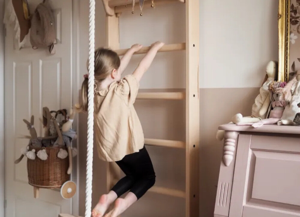 Drabinka gimnastyczna BENCHK 113 + Drążek – Akcesoria 8 bukowych szczebelkow dwie warstwy oleju organicznego na bazie oleju lnianego obciazenie do 120 kg wysokosc 220 cm szerokosc 64 cm