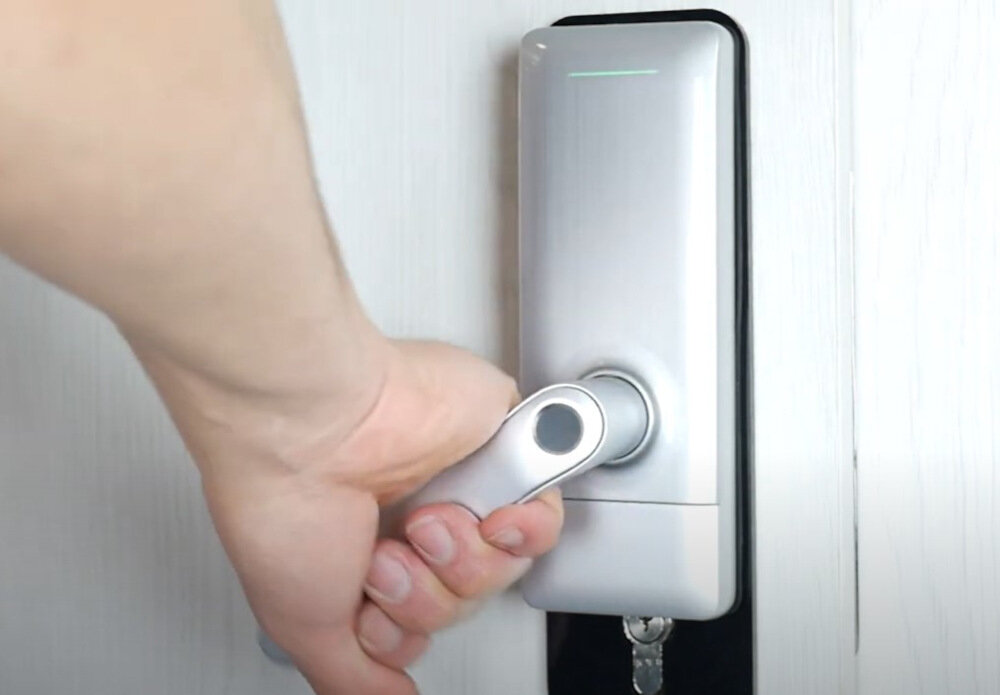 Klamka EURA ELH-02H4 Bluetooth dla hoteli dla apartamentow kody generowane przez aplikacje stale czasowe jednorazowe za pomoca SMS e-maila aplikacja WeChat dowolna edycja
