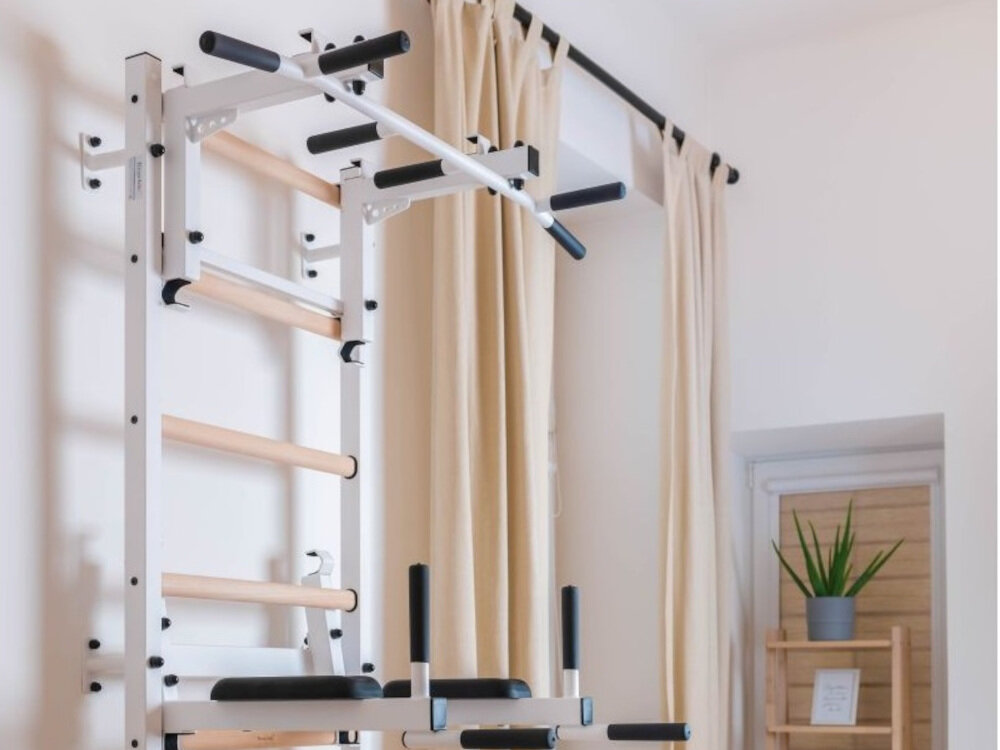 Drabinka gimnastyczna BENCHK 712W + Drążek – Poręcz profesjonalne urzadzenie do treningu szeroki zakres cwiczen stabilne elementy antyposlizgowe uchwyty wyprodukowana w Polsce ogolnoeuropejskie normy bezpieczenstaw