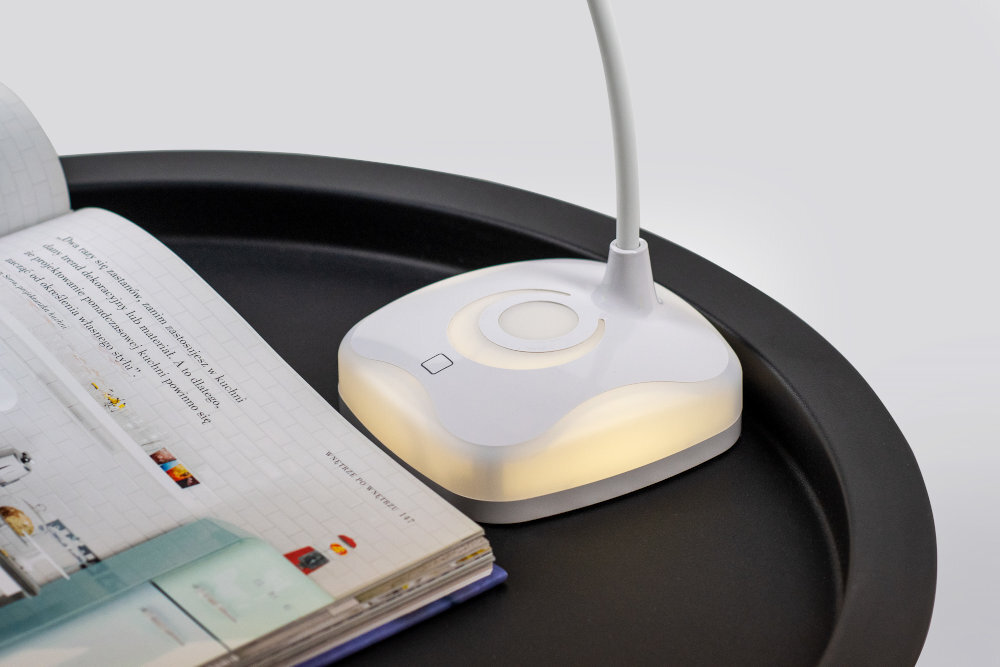 Lampka biurkowa ACTIVEJET Classic Plus światło jasność żywotność dotykowa