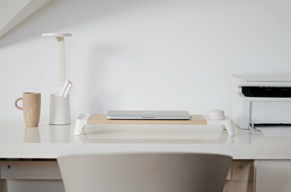 Lampka biurkowa ACTIVEJET Future minimalistyczna