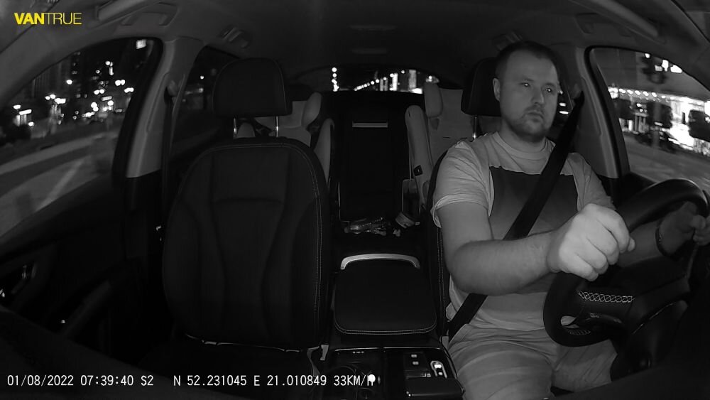 Wideorejestrator VANTRUE S2 3CH   obiektyw rozdzielczość nagrywanie kąt zapis sensor czujnik montaż wymiary ładowanie zasilanie auto samochód rejestrowanie karta pamięć pojemność ładowarka obraz zdjęcia filmy aplikacja sterowanie 