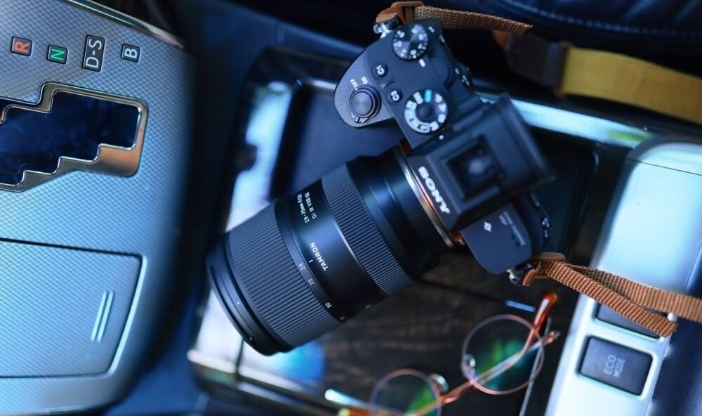 Obiektyw TAMRON 28-75mm F-2.8 DI III VXD G2 Sony FE ogniskowa przysłona ostrość pierścienie optyka soczewki powłoki montaż bagnet światło jasność zoom filtry waga