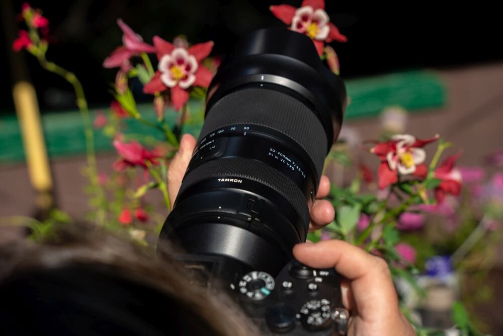 Obiektyw TAMRON 50-400mm f-4.5-6.3 Di III VC VXD Sony E ogniskowa przysłona ostrość pierścienie optyka soczewki powłoki montaż bagnet światło jasność zoom filtry waga