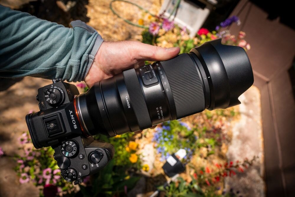 Obiektyw TAMRON 50-400mm f-4.5-6.3 Di III VC VXD Sony E ogniskowa przysłona ostrość pierścienie optyka soczewki powłoki montaż bagnet światło jasność zoom filtry waga