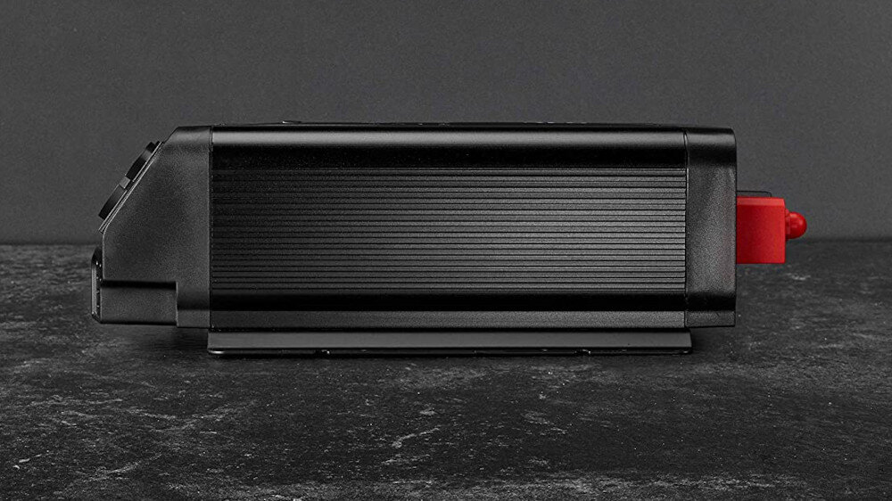 Przetwornica AEG 10059 12V/230V 600W/1200W  - funkcje ładowanie innych urządzeń