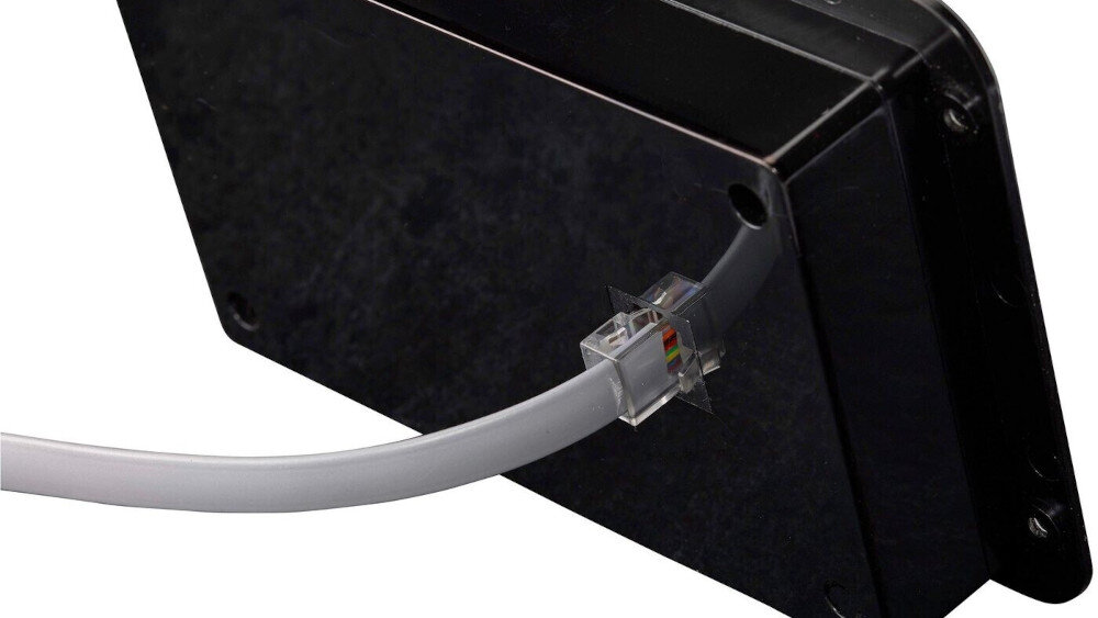 Przetwornica AEG 10063 12V/230V - funkcje ładowanie innych urządzeń