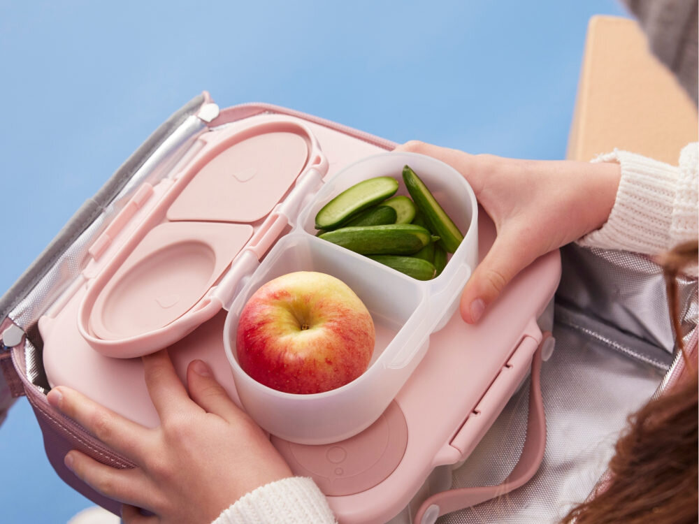 Lunch box B.BOX Strawberry Shake BB00681 Elastyczna przestrzeń na owoc silikonowa uszczelka typu flex  dopasowanie kształt przechowywanie